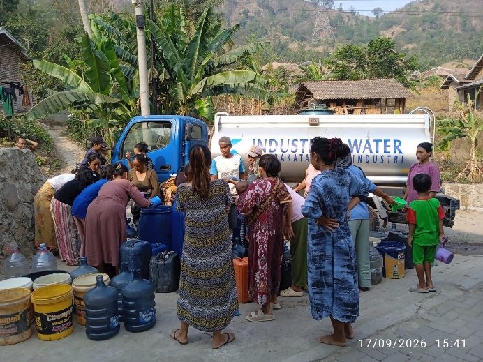 PT Krakatau Tirta Industri Salurkan 360.000 Liter Air Bersih Berkelanjutan untuk Desa Pasauran dan Umbul Tanjung