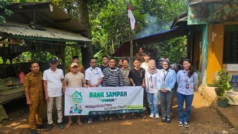 Perkuat Pengelolaan Sampah Berbasis Masyarakat, PT Krakatau Steel Group Bersinergi dengan Chandra Asri Kunjungi Bank Sampah di Batukuwung
