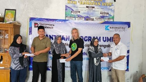 Dorong Kemandirian Ekonomi, PT Krakatau Steel Group Salurkan Bantuan Dana UMKM bagi 100 Penerima Manfaat di Serang dan Cilegon