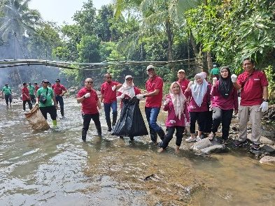 Jaga Ekosistem DAS Cidanau, PT Krakatau Steel Group dan PJT II Gelar Aksi Bersih Sungai Cikalumpang di Padarincang