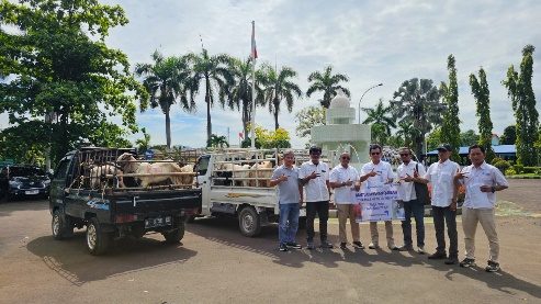 Wujud Kepedulian Sosial, PT Krakatau Steel Group Tebar 64 Hewan Kurban di Tiga Wilayah Banten