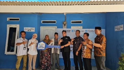 Transformasi Hunian Warga: PT Krakatau Steel Group Rampungkan Program Renovasi RUTILAHU di Taman Baru